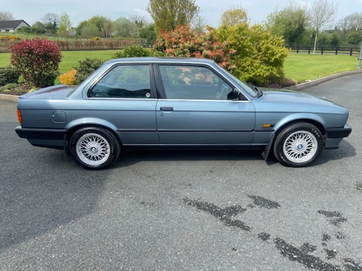 BMW 3-Series 1988 - Image 3