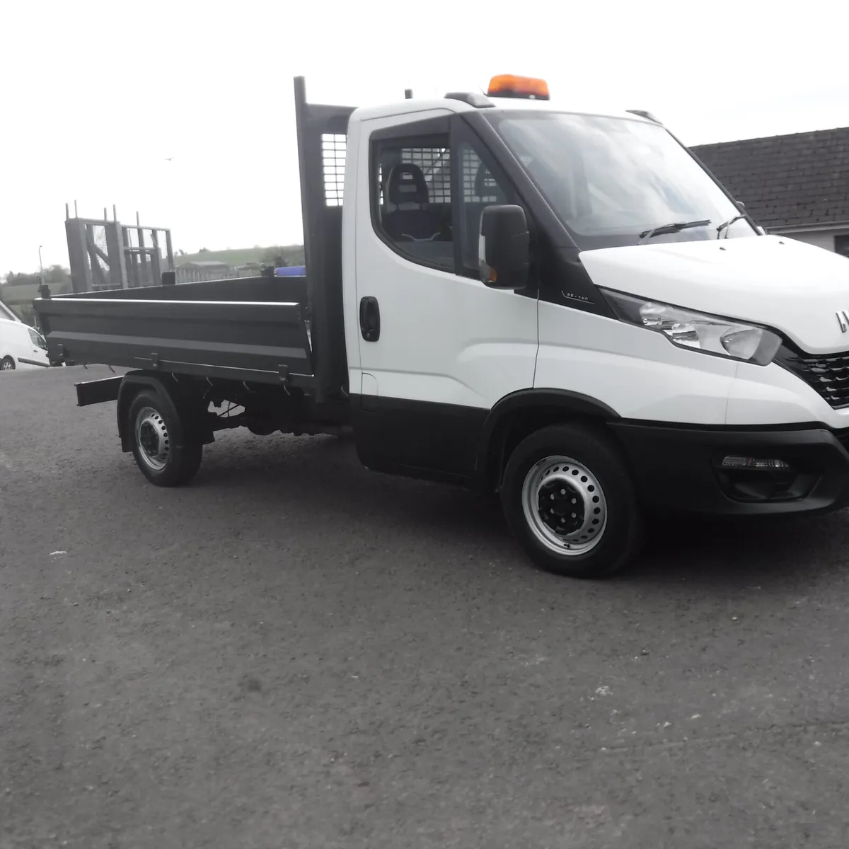 Iveco Daily 2020 35-140 Double Dropside Tipper - Image 2