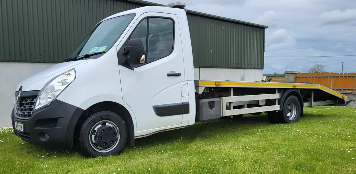 RENAULT MASTER RECOVERY TRUCK - Image 1