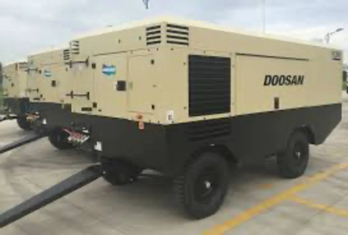 2013 Doosan 900CFM air compressor