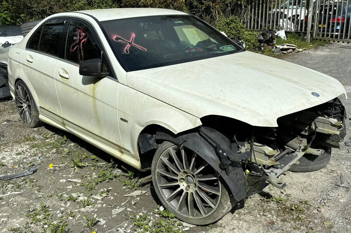 MERCEDES E-CLASS AND C-CLASS FOR BREAKING