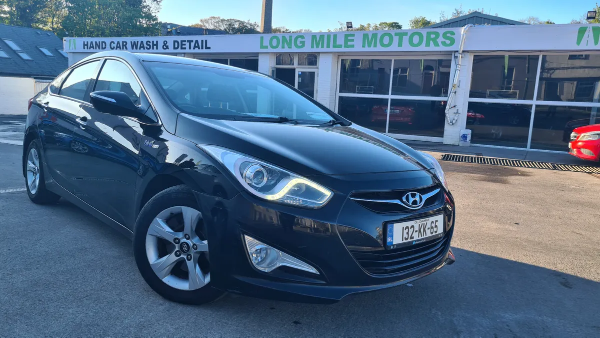 Hyundai i40 2013 executive model  warranty include