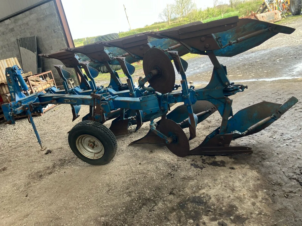 Rabe 4 furrow reversible plough - Image 1