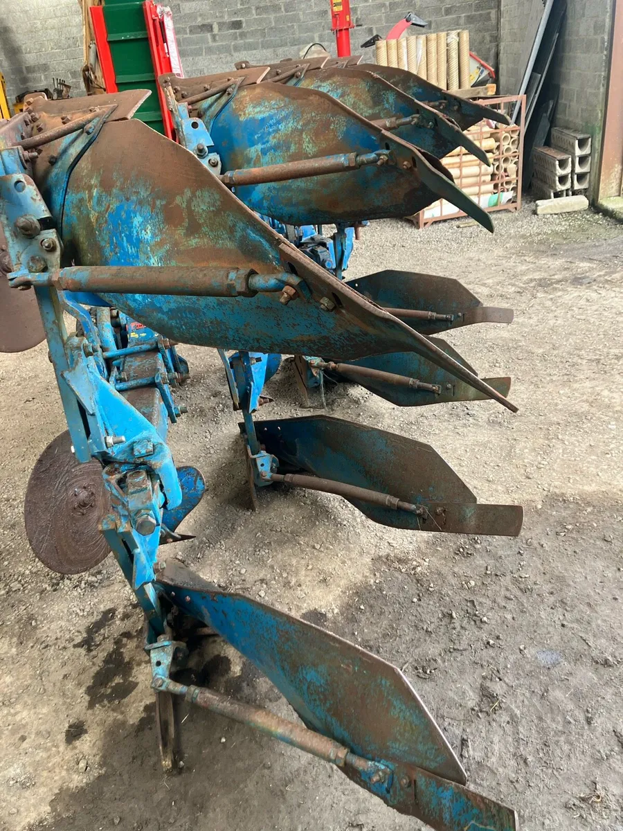 Rabe 4 furrow reversible plough - Image 2