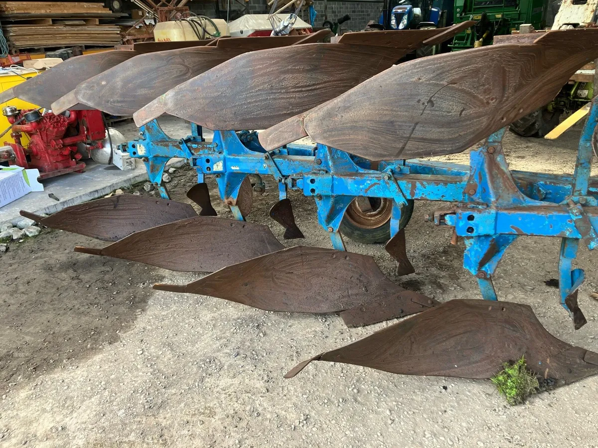 Rabe 4 furrow reversible plough - Image 3