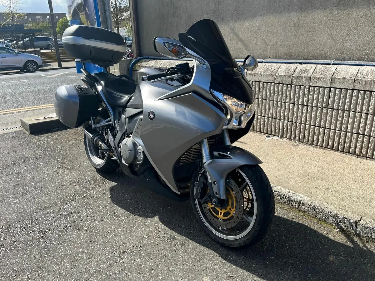 2010 Honda VFR 1200 ABS - Image 1