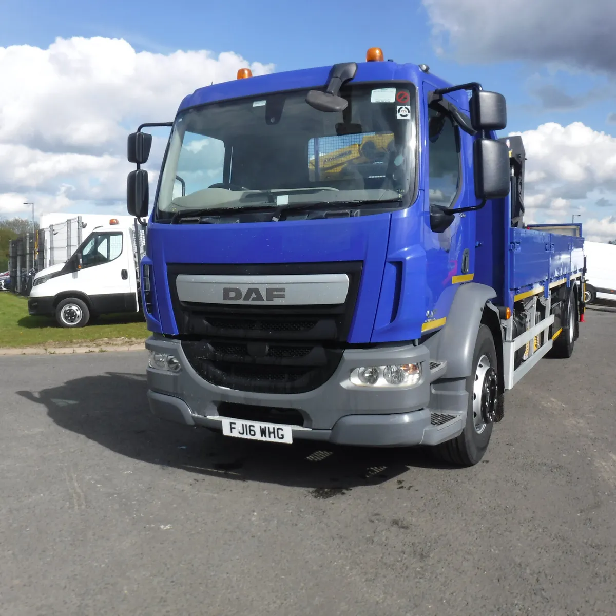 Daf LF220 2016 Aluminium d/side with HMF crane. - Image 1