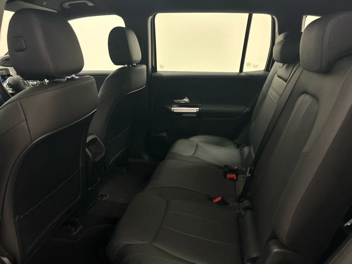Mercedes-Benz EQB EQB 300 4matic 7 Seater SUV - Image 4