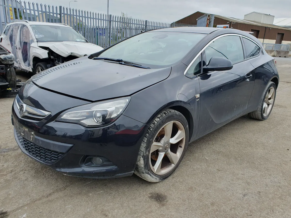 13 OPEL ASTRA  GTC 2.0 CDTI FOR BREAKING - Image 1