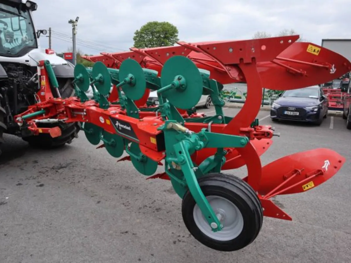 Kverneland ED 4 Furrow Plough - Image 1