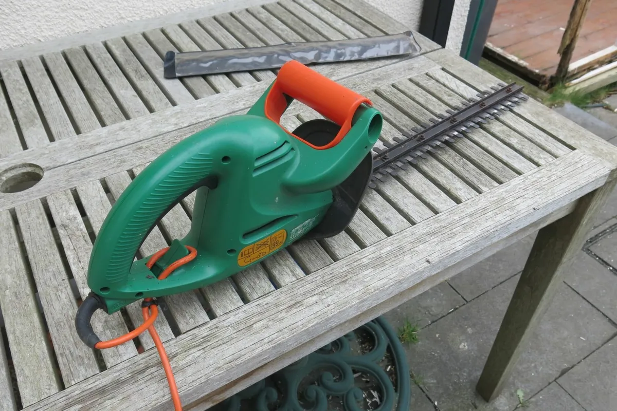 Hedge trimmers for sale in Co. Wicklow for €45 on DoneDeal