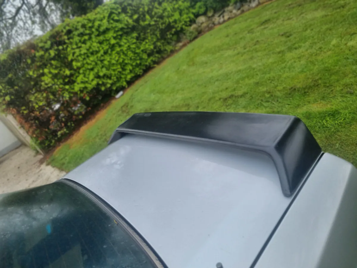 Mercedes-Benz 190  REAR SPOILER - Image 3