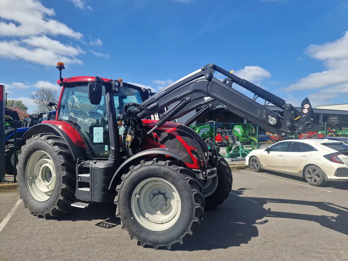 New Valtra N135 Active with Loader - Image 3