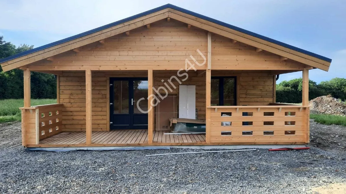 4 bedroom log cabin - Image 1