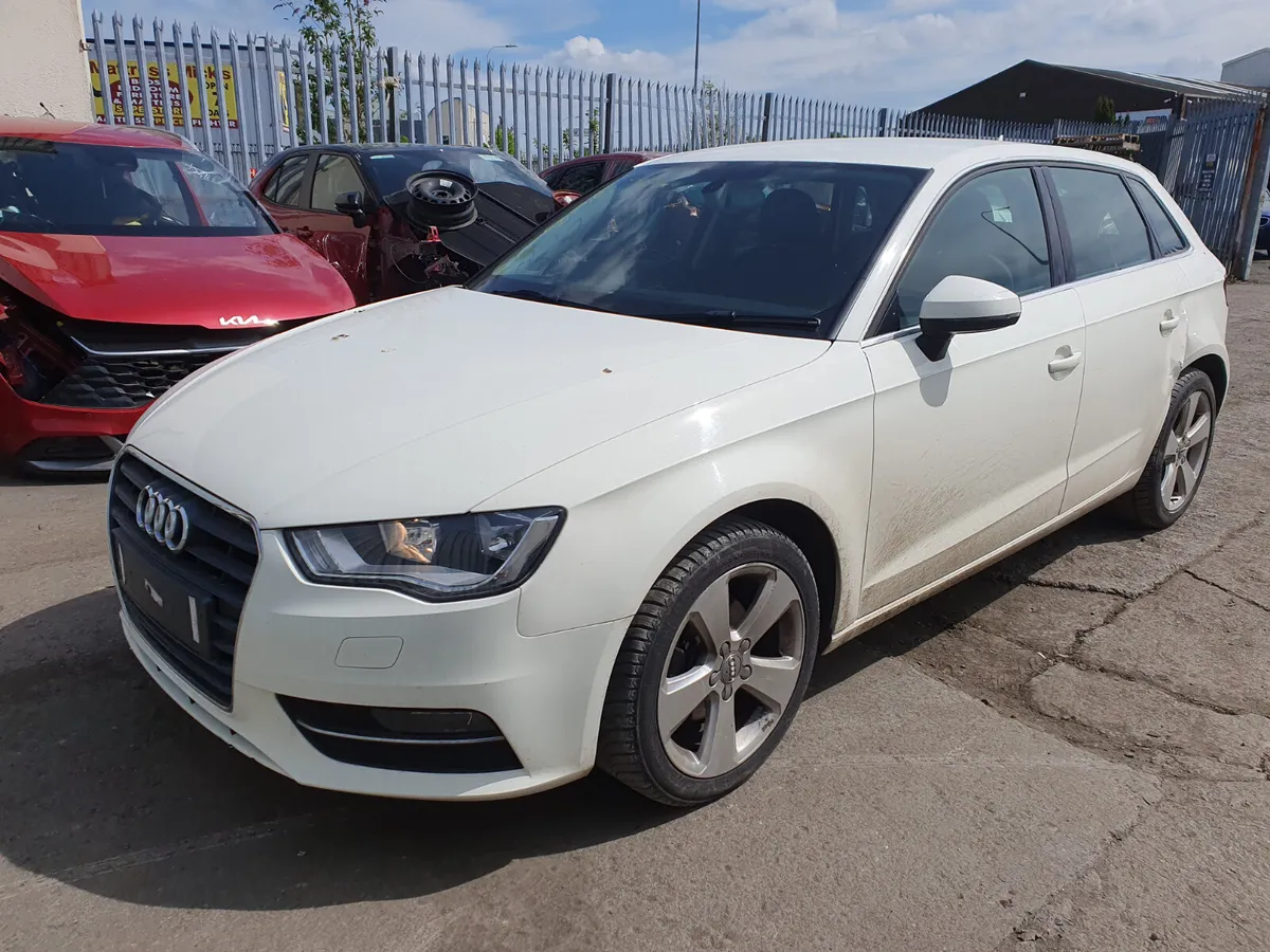 14 AUDI A3  1.6 TDI (CLHA) FOR BREAKING - Image 1