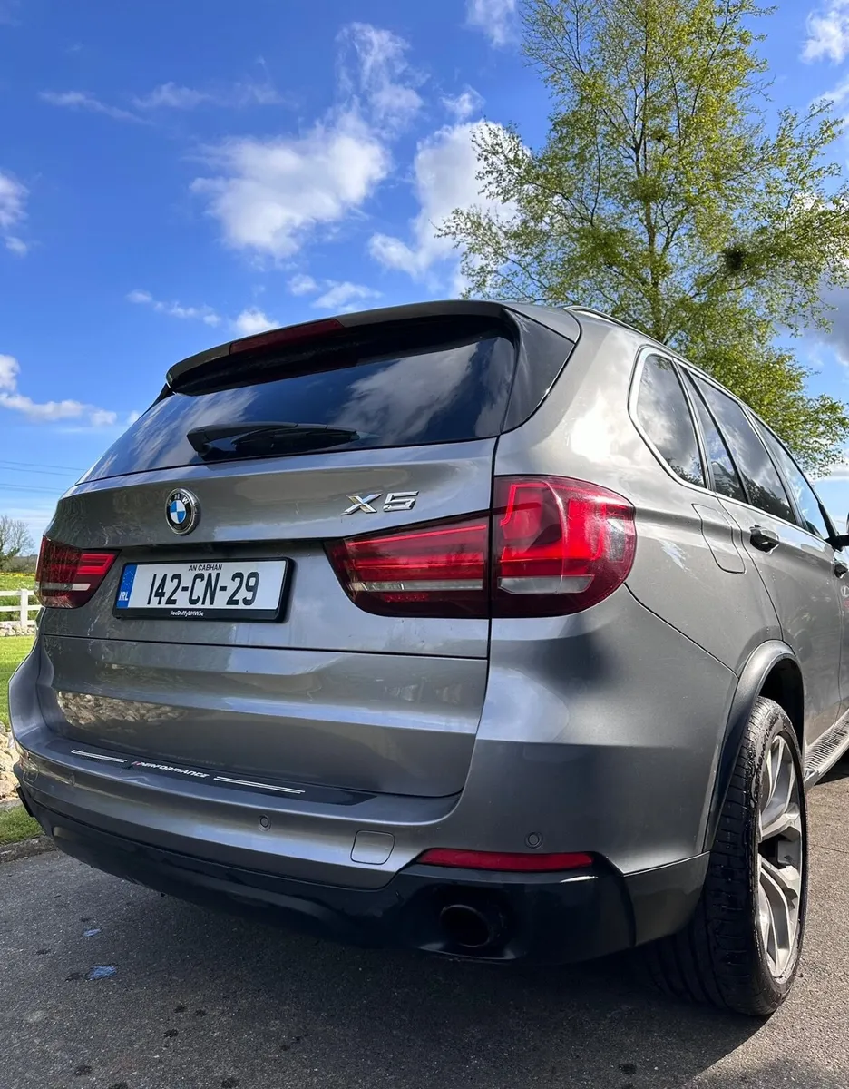 BMW X5 sport  2014 7seater - Image 4