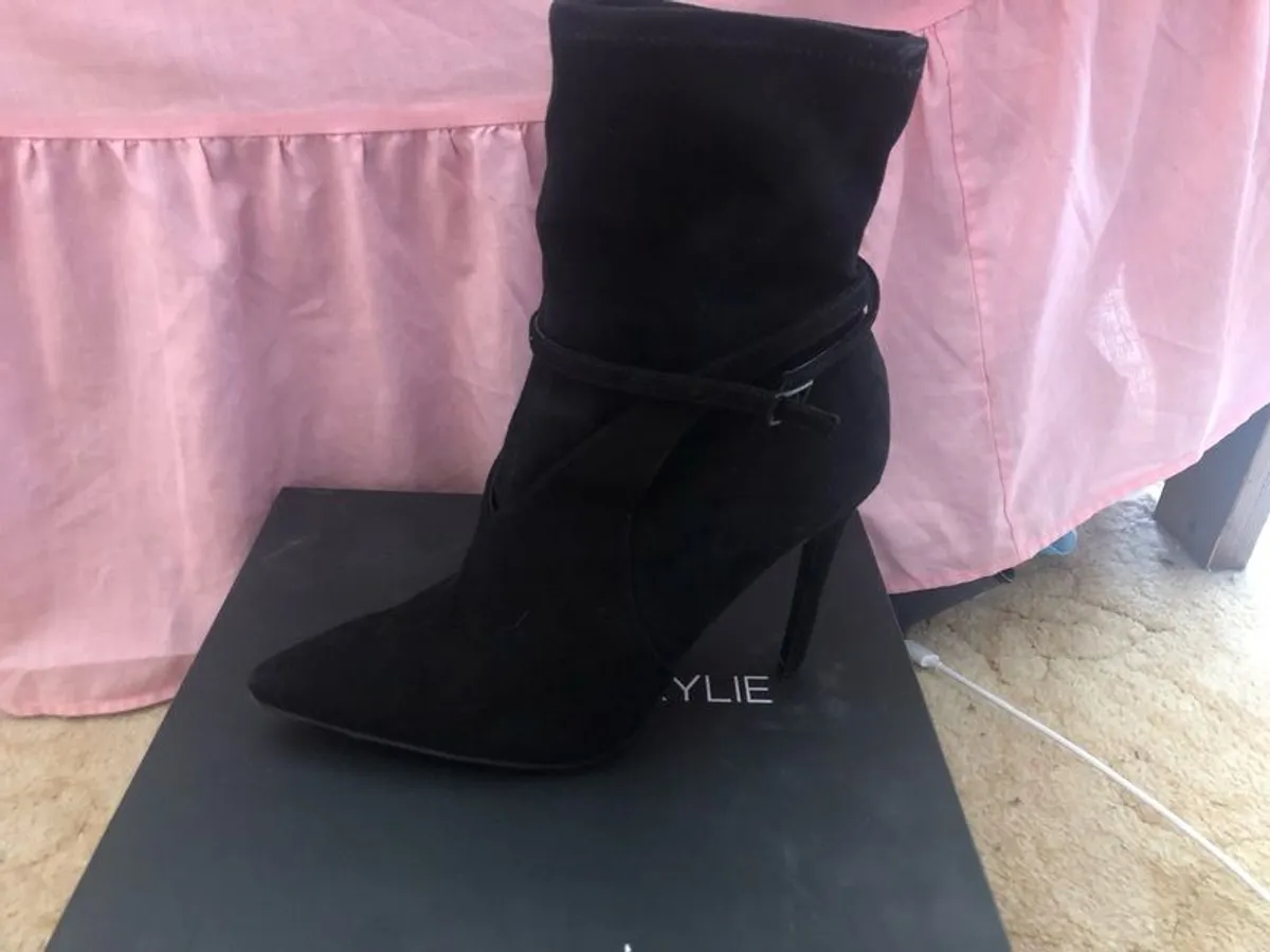 Kendal+Kylie black suede ankle boots - Image 1