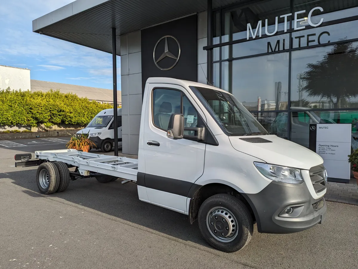 Mercedes Sprinter Twin Wheel 3.5T Chassis Cab - Image 3