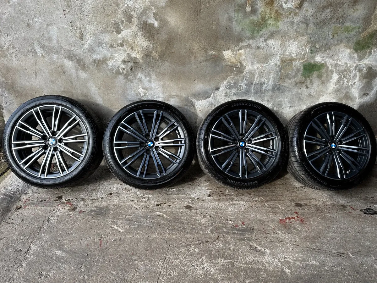 18" GENUINE BMW G20 ALLOY WHEELS&BRIDGESTONE TYRES - Image 2