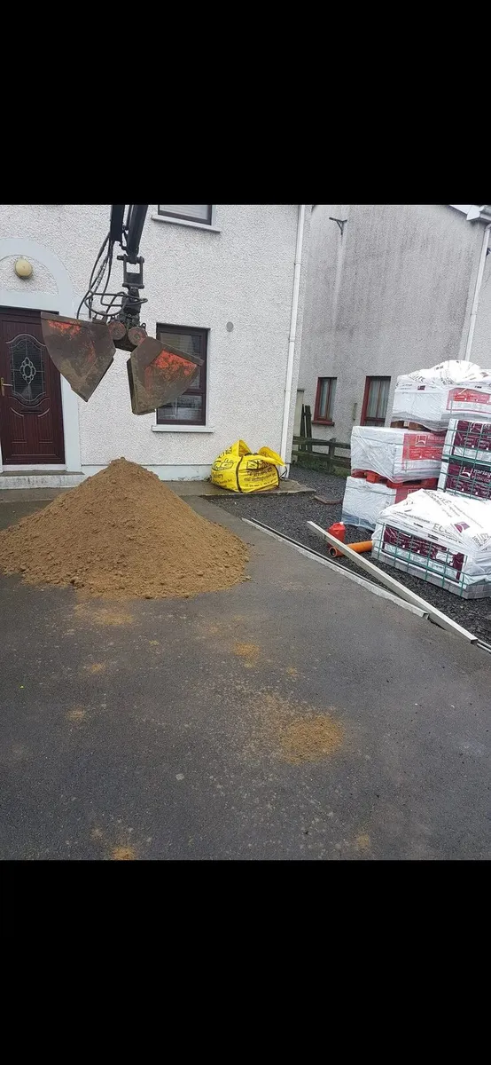 Grab hire muckaway topsoil - Image 2