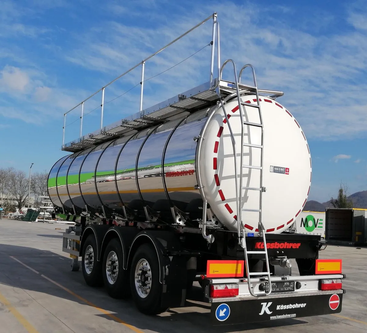 Kassbohrer Milk Tanker - Image 3