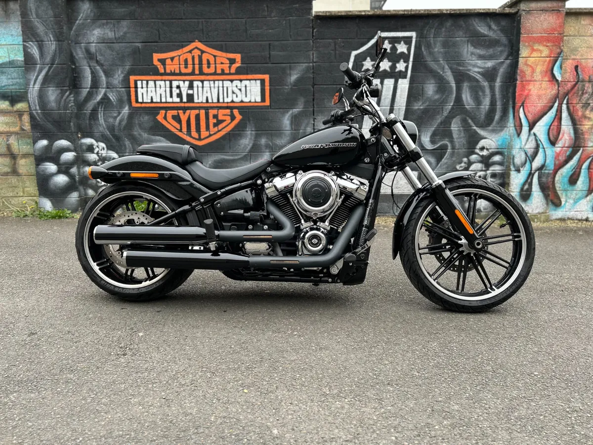 2018 HARLEY-DAVIDSON Breakout 114 - Image 1