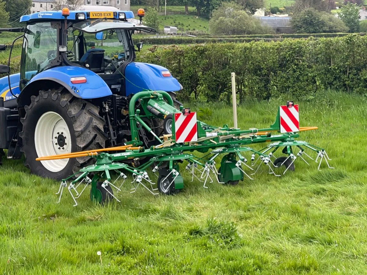 MALONE TEDD-AIR 570 4 ROTOR NEW TEDDER - Image 1