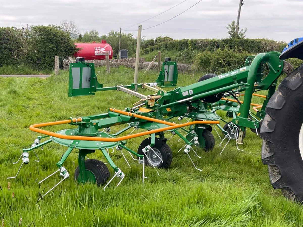 MALONE TEDD-AIR 570 4 ROTOR NEW TEDDER - Image 4