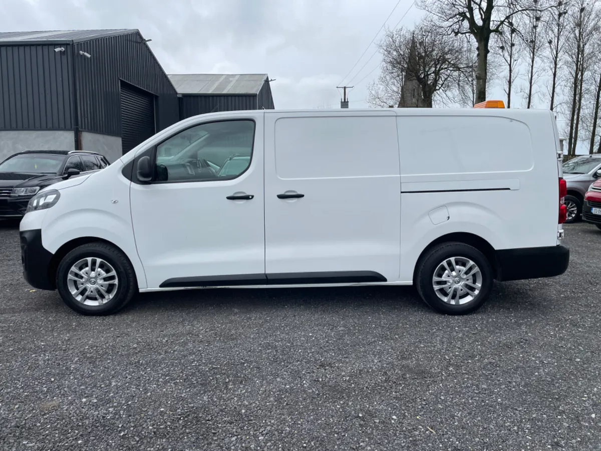 Opel Vivaro - Image 1