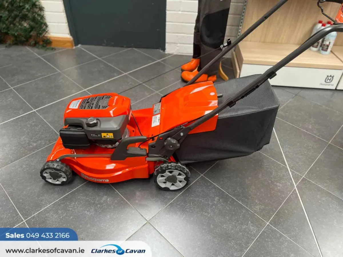 Husqvarna LC247S walk-behind lawnmower - Image 4