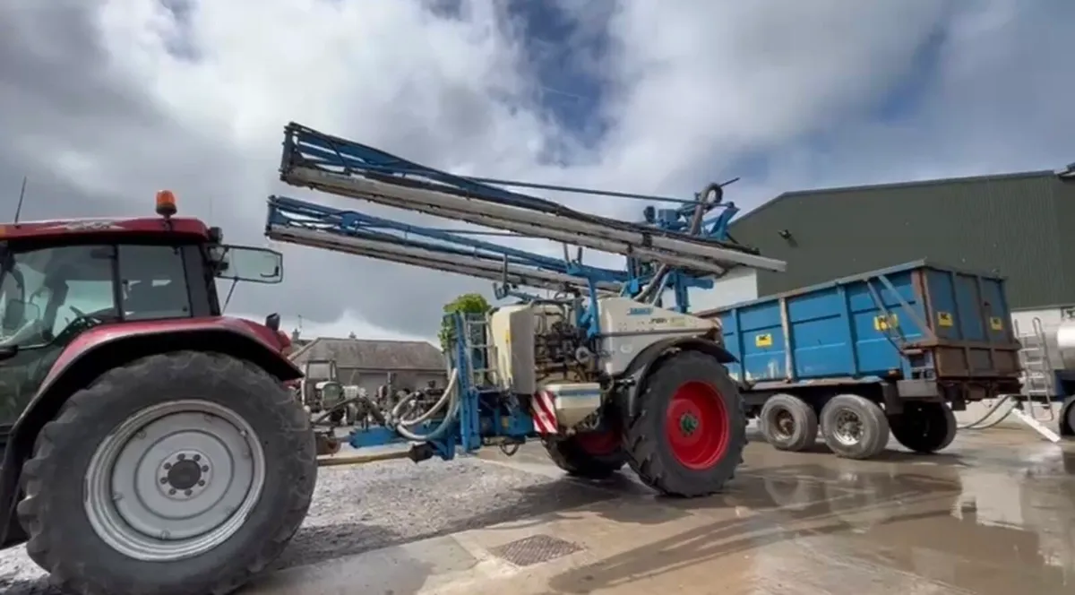 Lemken eurotrain TC2600 sprayer 2800L/ 26M - Image 1