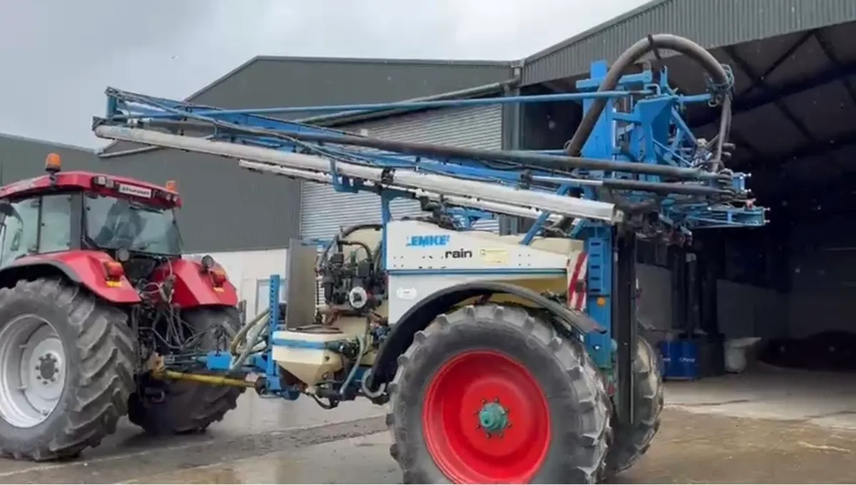 Lemken eurotrain TC2600 sprayer 2800L/ 26M - Image 2