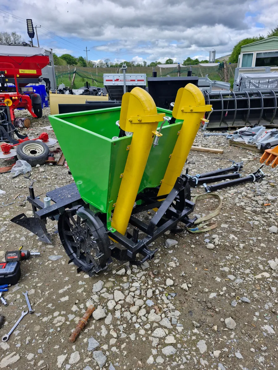 Potato  planter - Image 1