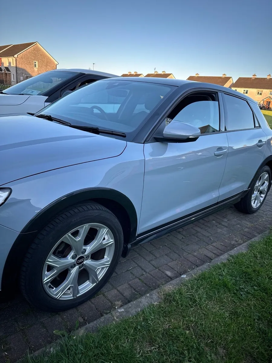 Audi A1 1.0 turbo model citycarver 30 tfsi - Image 4