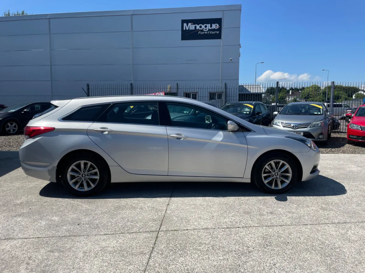 Hyundai i40 Estate - Finance Available - May PX - Image 2