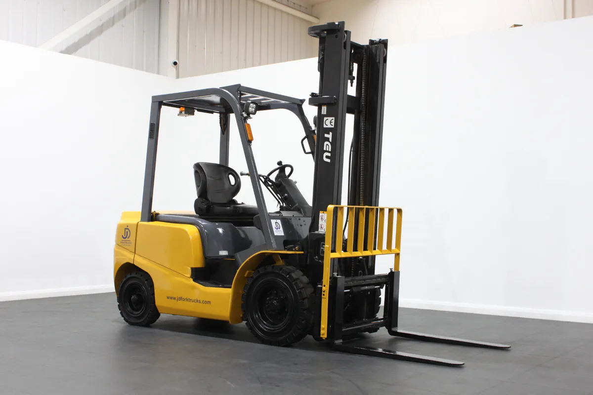 TEU FD25T Diesel 2.5T Counterbalance Forklift - Image 1