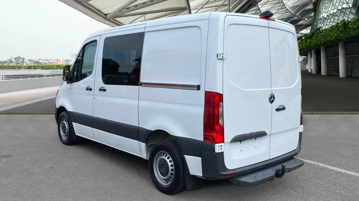 Mercedes-Benz Sprinter 2021 - Image 2