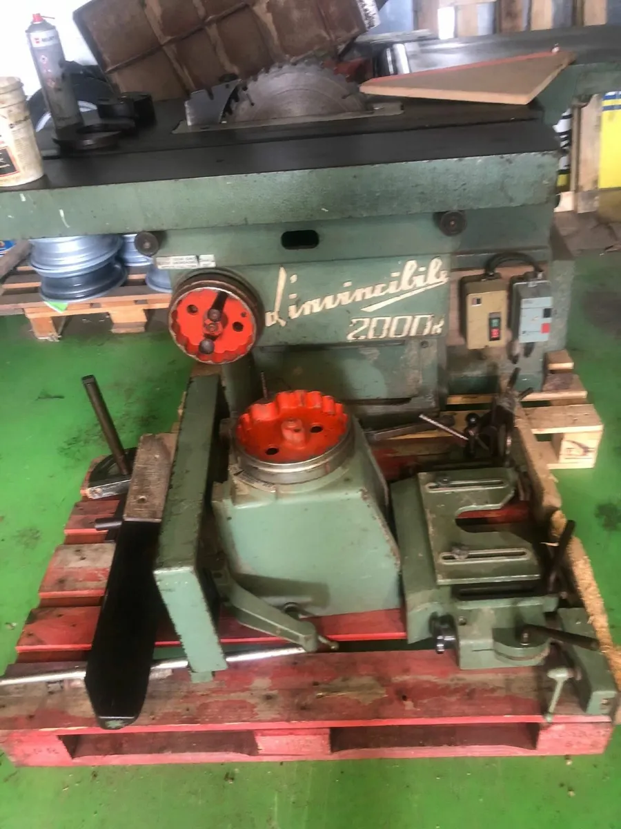 Woodworking machinery to clear - Image 1