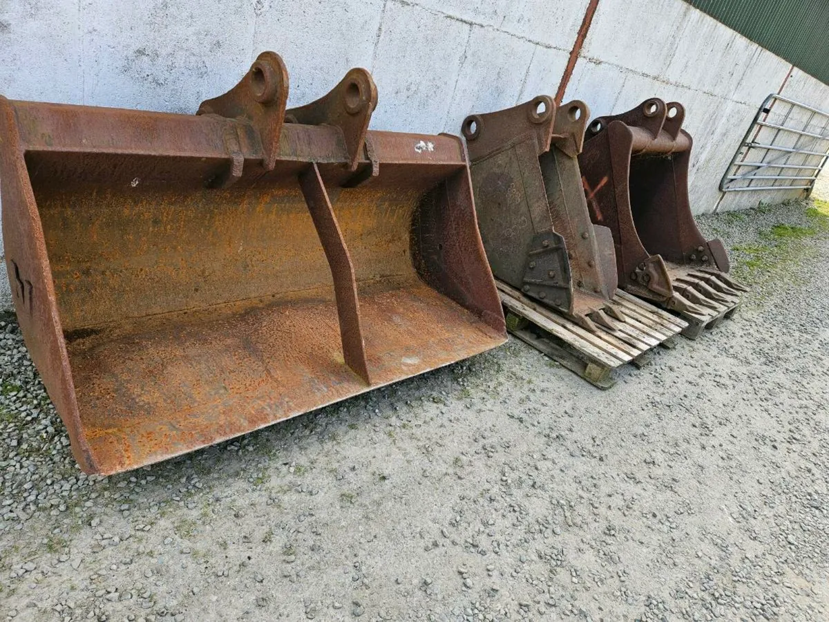 Digger buckets for sale in Co. Wexford for €600 on DoneDeal