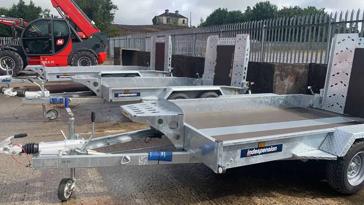 Selection of new plant trailers - Image 1