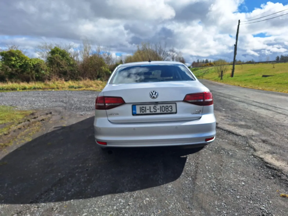 Volkswagen Jetta 2016 - Image 3