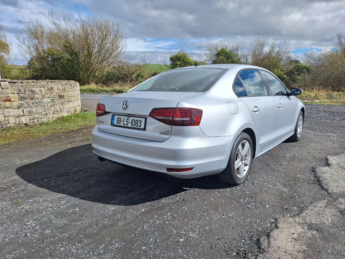 Volkswagen Jetta 2016 - Image 4