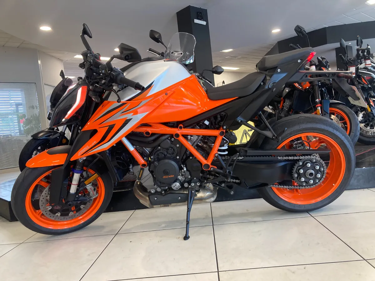 KTM 1290 SuperDuke R Evo - Image 3