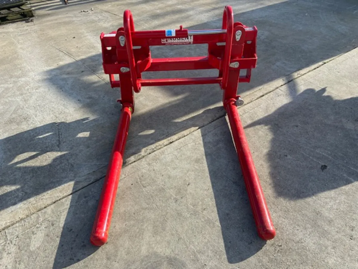 Nugent Bale Stacker c/w Euro Brackets - Image 1