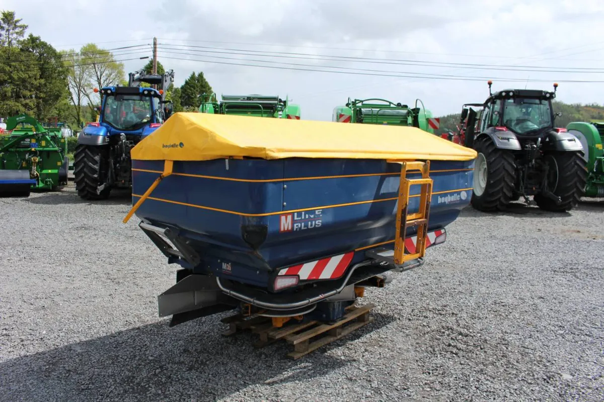 Bogballe 3 Tonne Fertiliser Spreader - Image 2