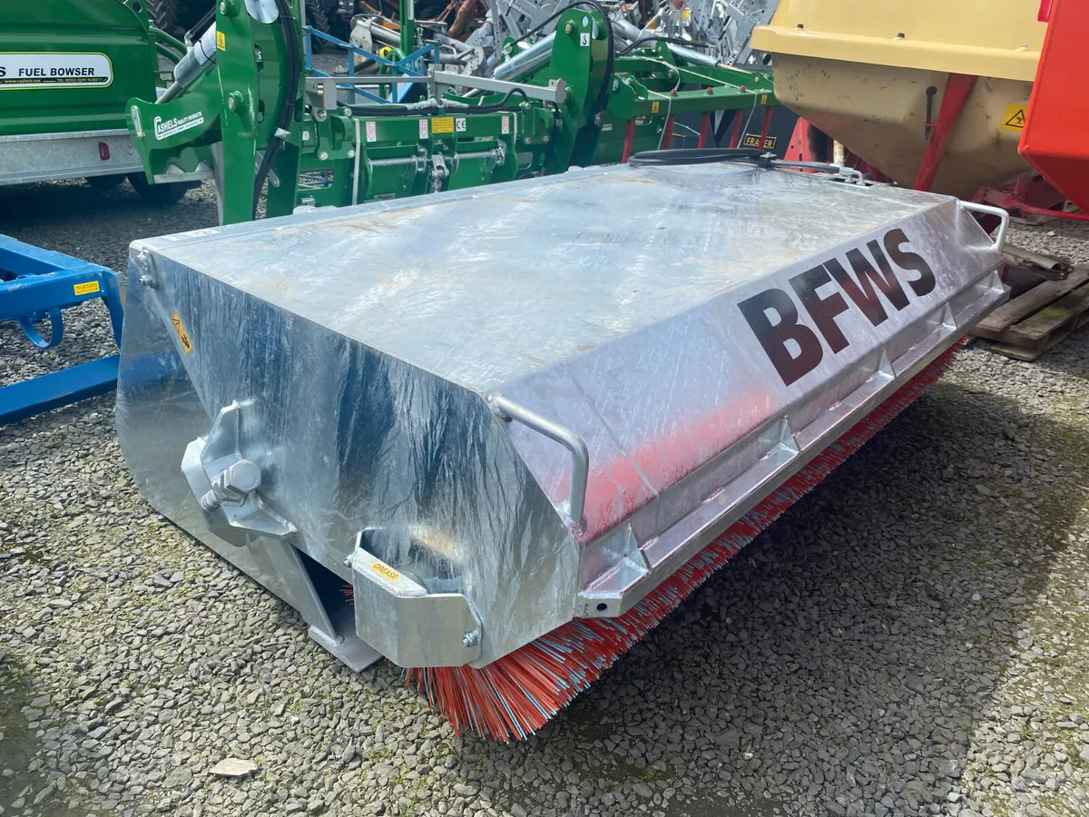 6ft Bloomer Bucket Sweeper - Image 1
