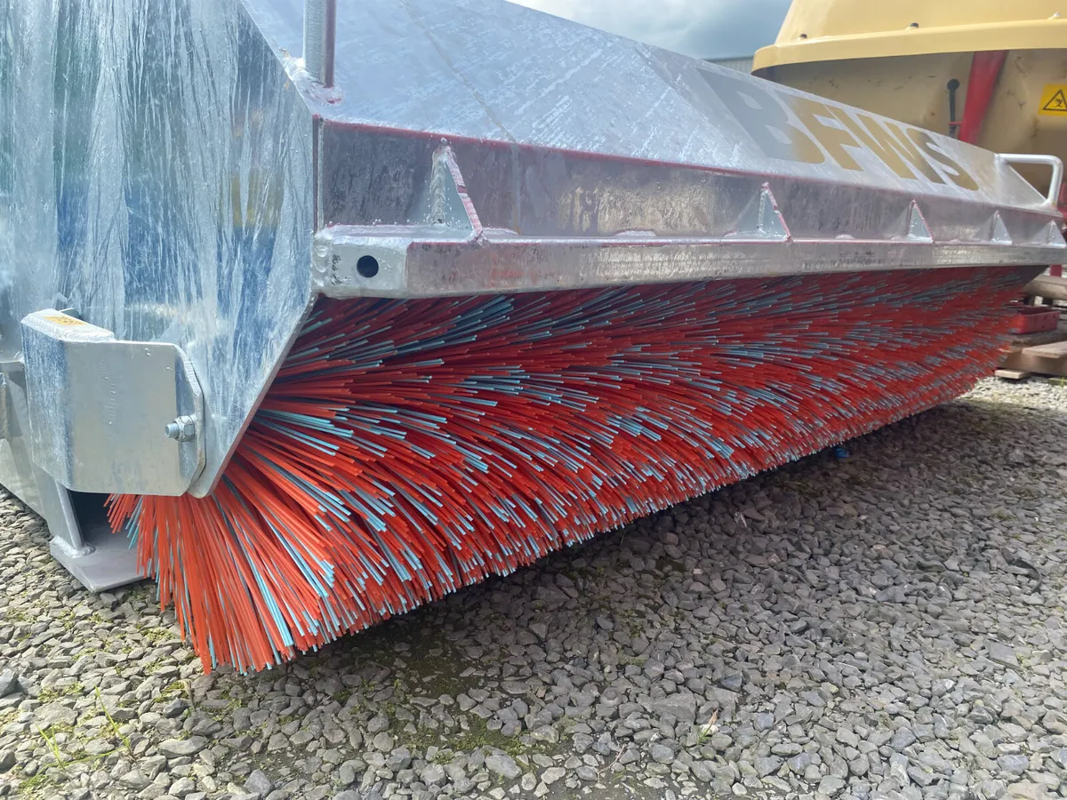 6ft Bloomer Bucket Sweeper - Image 2