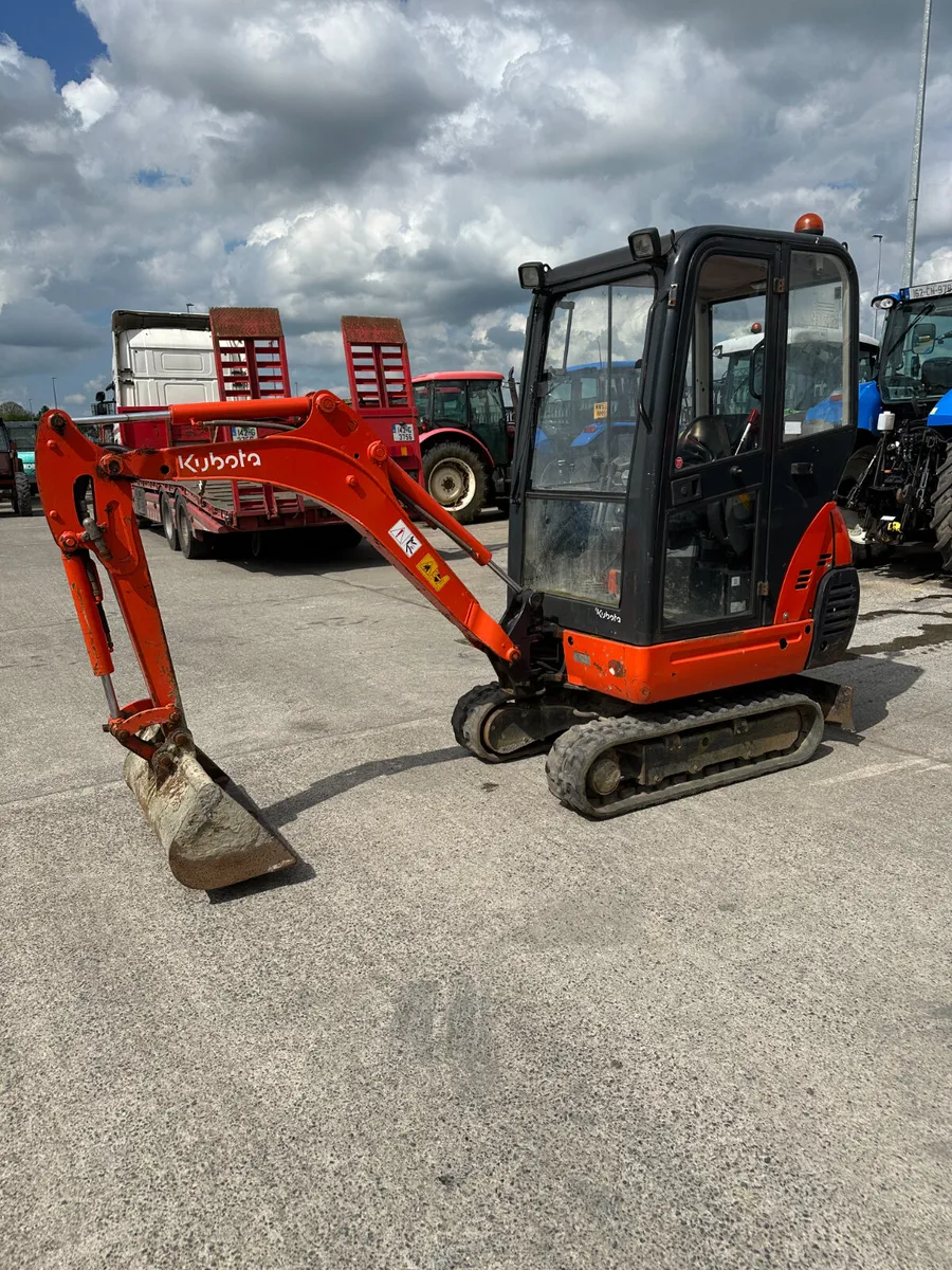 Kubota KX36-3 1.5T mini excavator - Image 2