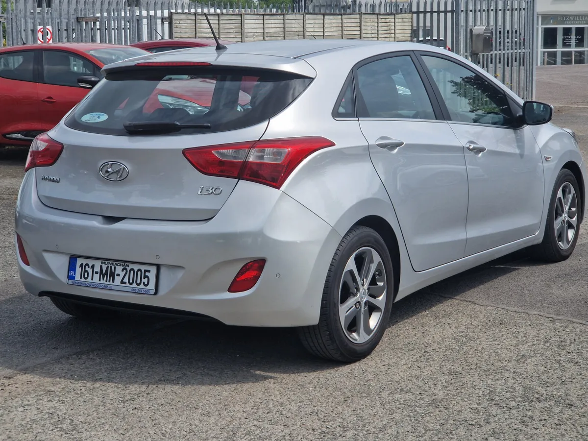 Hyundai i30 1.4 deluxe 5rd 2016 NCT 7/26 - Image 2