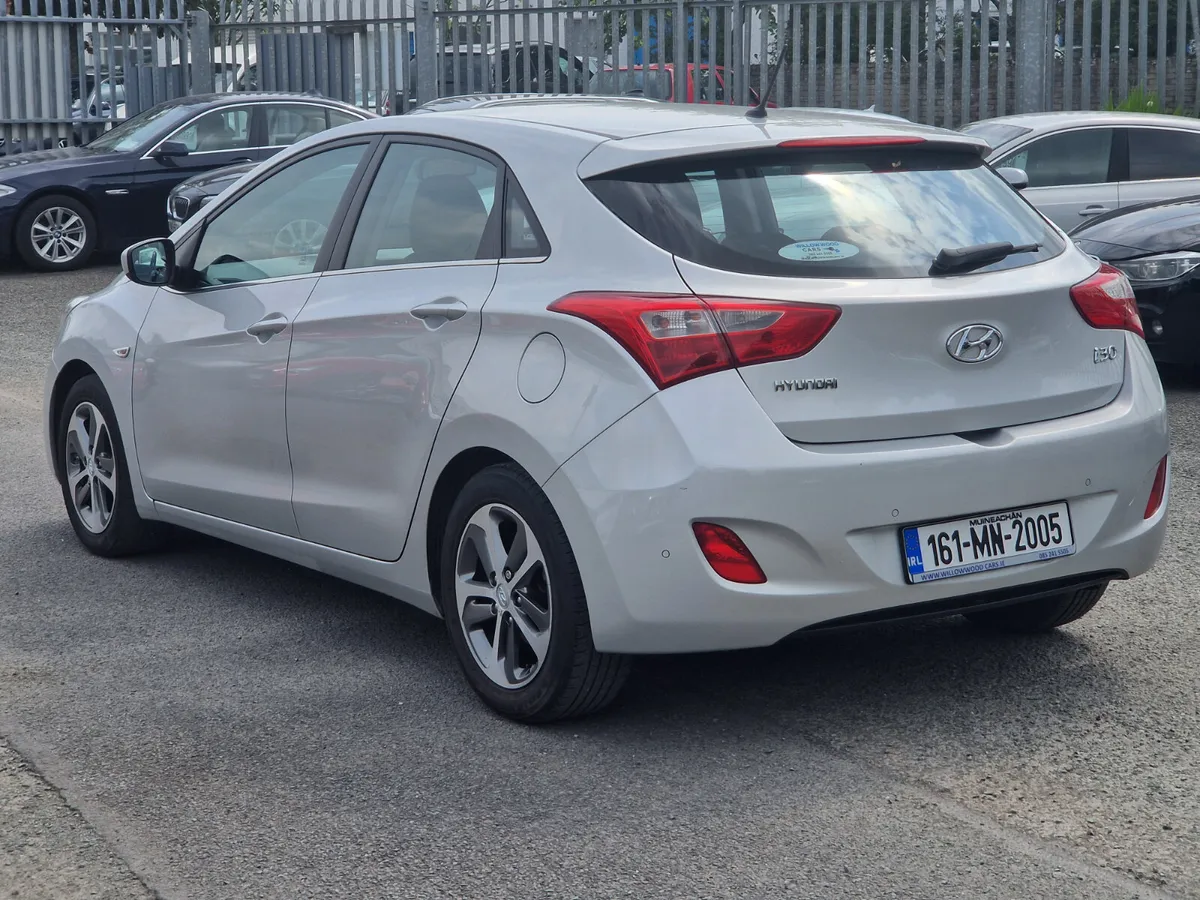 Hyundai i30 1.4 deluxe 5rd 2016 NCT 7/26 - Image 4